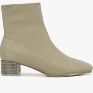 2/$90 SPLENDID Betty Bootie in Light Taupe/Cream, soft glove-tanned leather